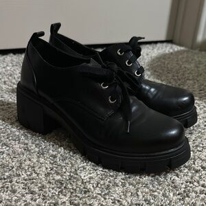 Soda Black Chunky Lace-Up Flats